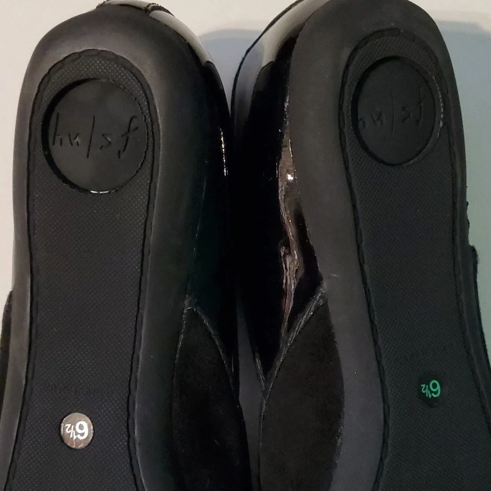 New Fsny women's 6.5 black flats with rhinestone spider design